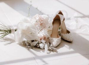 bridal shoes for weddings with bridal bouquet